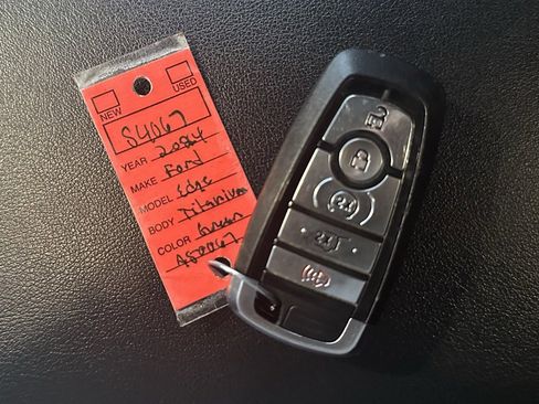 Used 2024 Ford Edge Titanium image 37