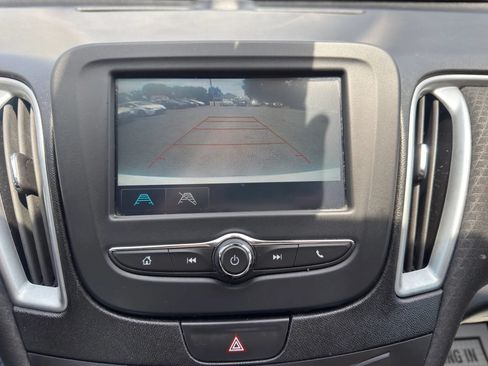 Used 2018 Chevrolet Malibu LS FWD image 27