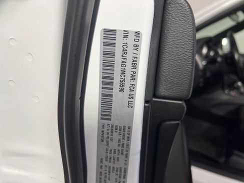 Used 2021 Jeep Grand Cherokee Laredo w/ All-Weather Capability Group image 15