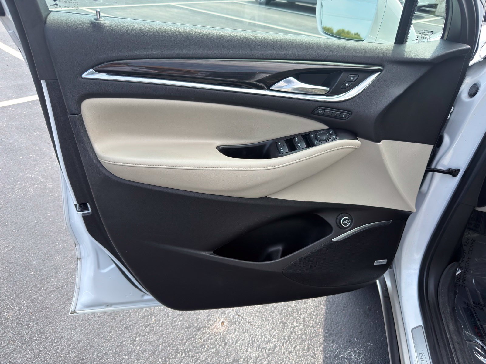 Used 2020 Buick Enclave Premium w/ Sun and Sites Package FWD image 12