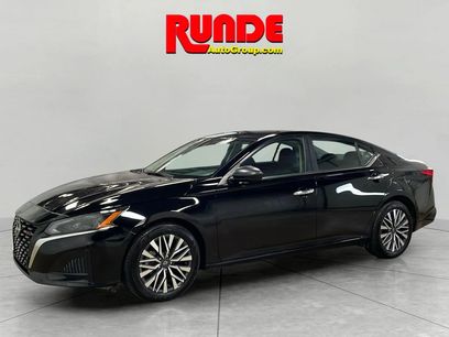 Used 2024 Nissan Altima 2.5 SV