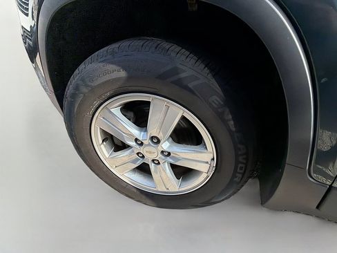 Used 2022 Chevrolet Trax LT w/ Driver Confidence Package AWD/4WD image 9