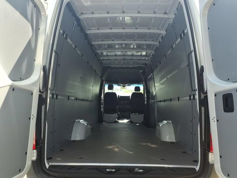 Used 2026 Mercedes-Benz Sprinter 2500 image 26