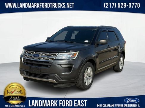 Used 2018 Ford Explorer XLT image 1