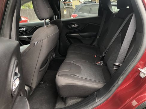 Used 2020 Jeep Cherokee Latitude image 4