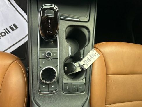 Used 2021 Cadillac XT4 Premium Luxury AWD/4WD image 17