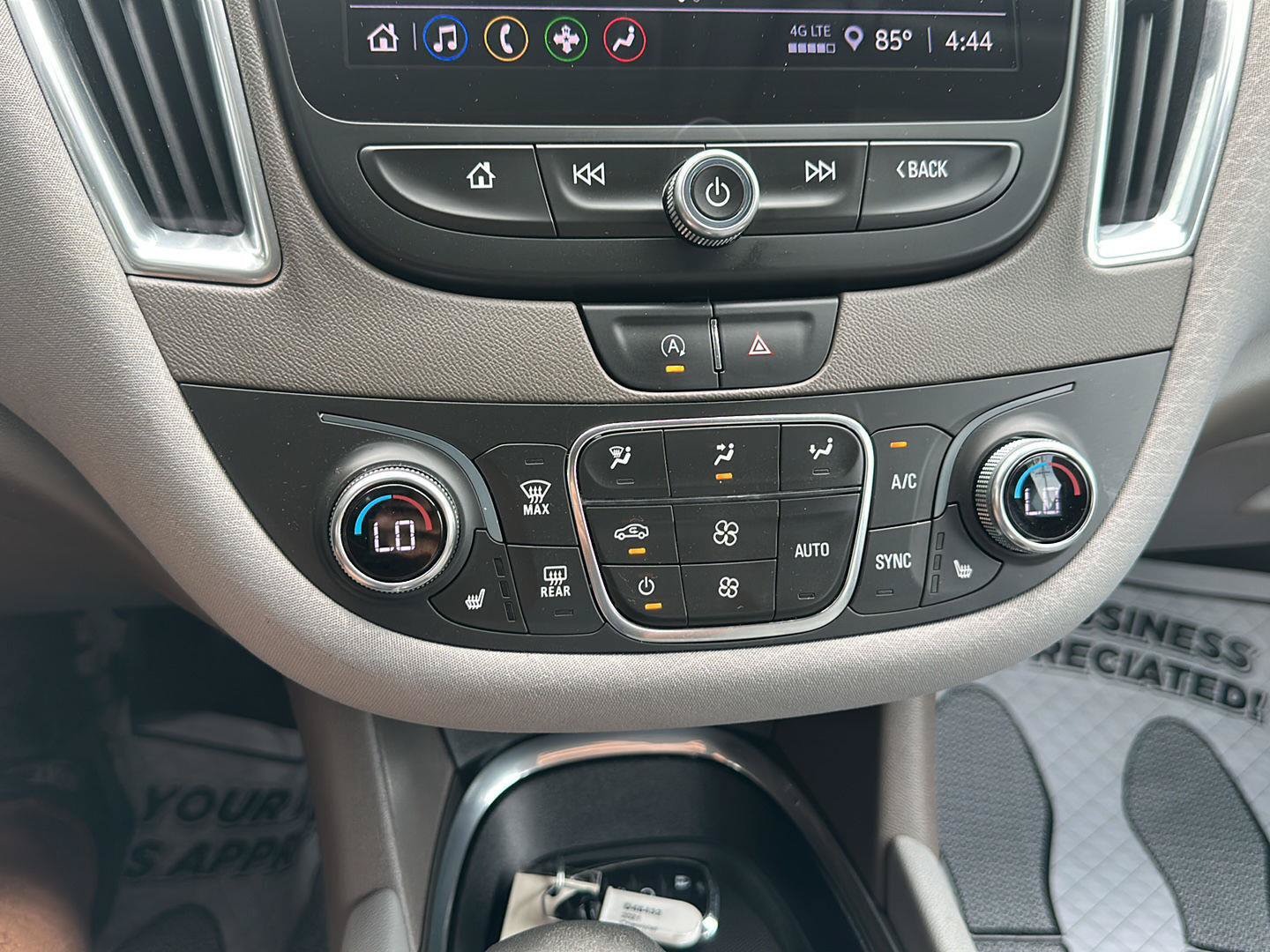 Used 2021 Chevrolet Malibu LT FWD image 26