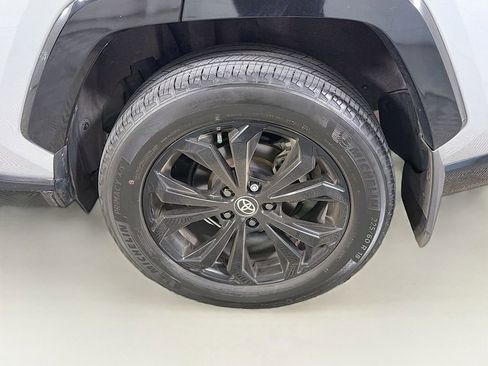 Used 2023 Toyota RAV4 SE image 31