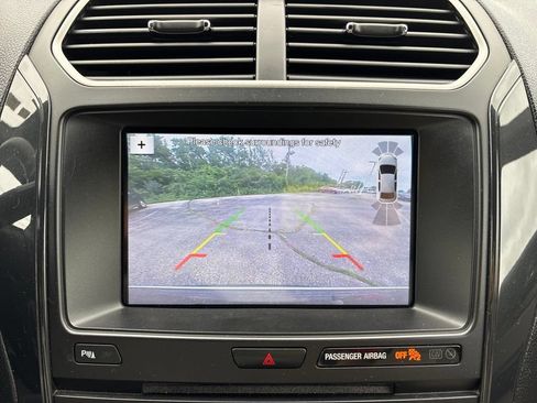 Used 2018 Ford Explorer XLT w/ Equipment Group 202A AWD/4WD image 15