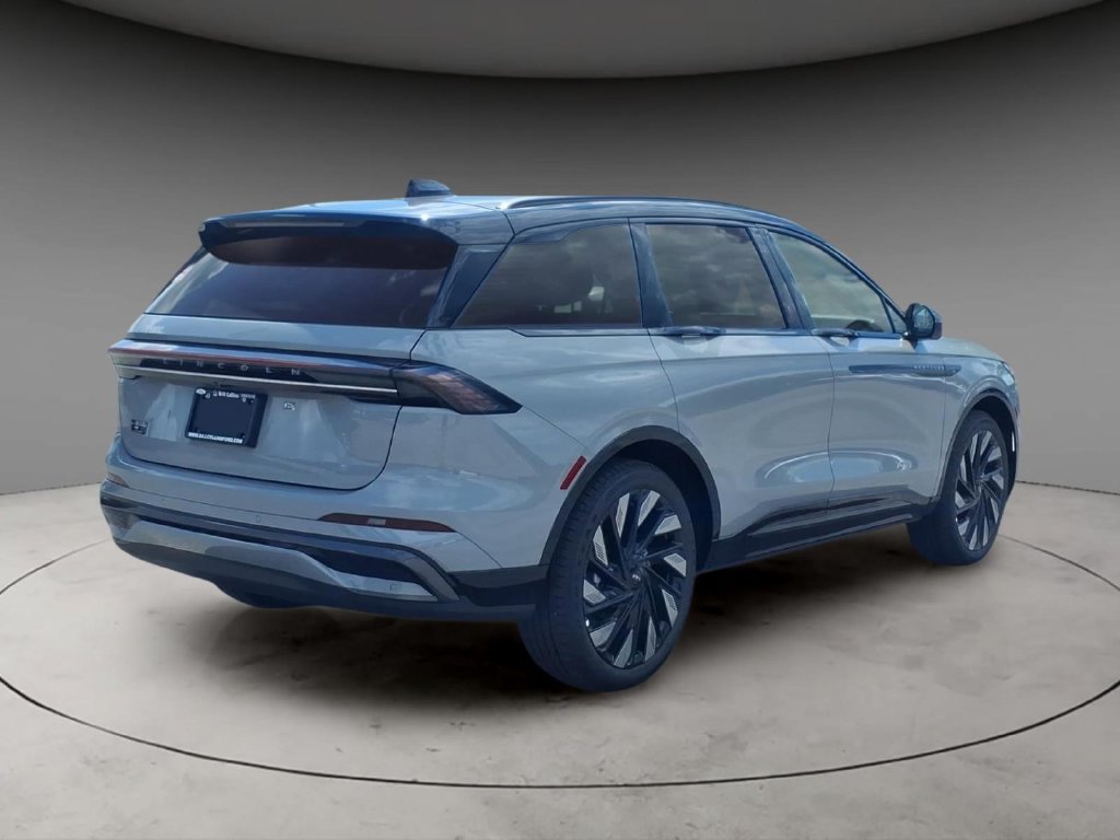 New 2026 Lincoln Nautilus Reserve w/ Jet Appearance Package AWD/4WD image 9