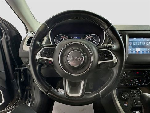Used 2020 Jeep Compass Latitude image 12