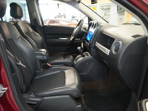 Used 2015 Jeep Compass Latitude image 33