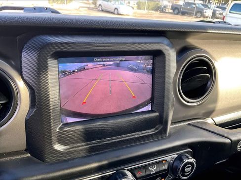 Used 2023 Jeep Wrangler Sport S image 23