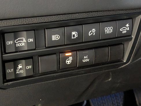 Used 2023 Toyota Sequoia Platinum image 24