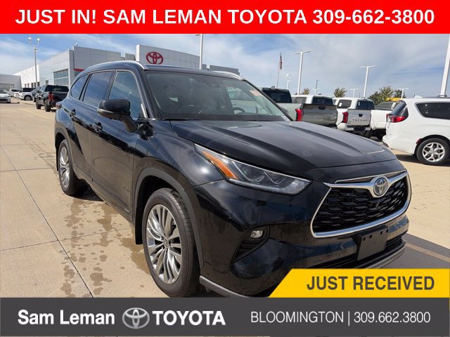 Used 2024 Toyota Highlander Limited AWD/4WD image 1