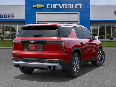 New 2026 Chevrolet Traverse LT w/ Sun and Wheel Package FWD image 5