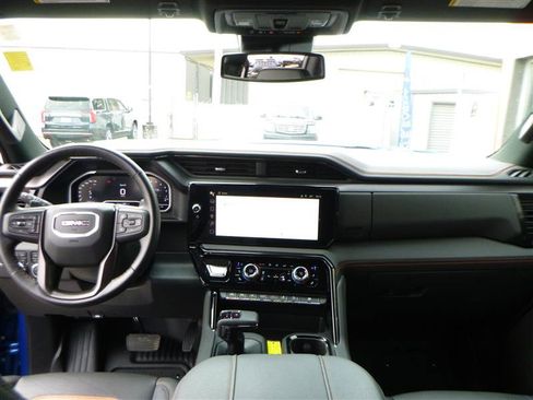 Used 2023 GMC Sierra 1500 AT4 w/ AT4 Preferred Package image 11