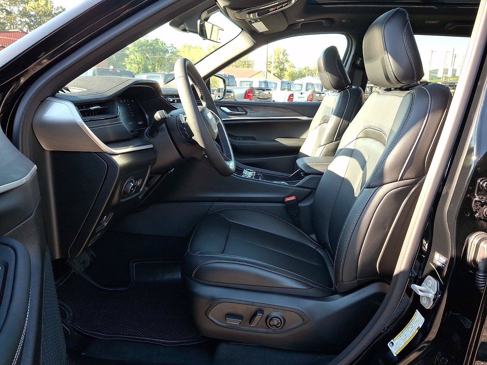 New 2027 Jeep Grand Cherokee Limited AWD/4WD image 9