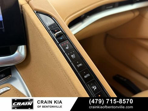 Used 2022 Chevrolet Corvette Stingray Premium Cpe w/ Engine Appearance Package image 19