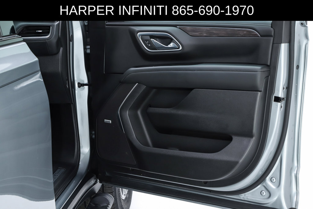 Used 2024 Chevrolet Suburban Z71 w/ Luxury Package AWD/4WD image 32