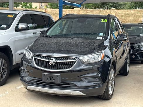 Used 2019 Buick Encore Preferred FWD image 1