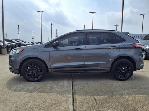 Certified 2022 Ford Edge SE w/ Black Appearance Package image 8