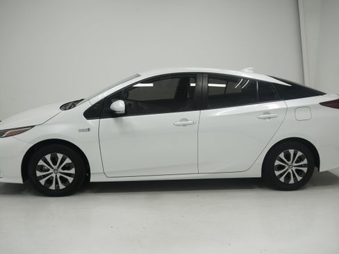 Used 2022 Toyota Prius Prime Limited FWD image 7