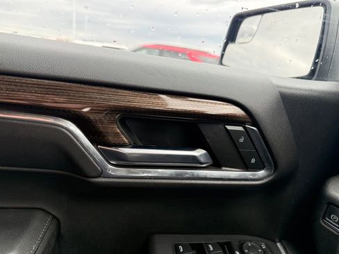 Used 2024 Chevrolet Silverado 1500 LT image 16