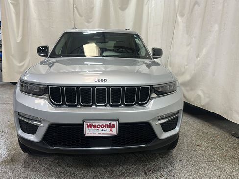 Certified 2022 Jeep Grand Cherokee Limited w/ Trailer Tow Prep Group (B) AWD/4WD image 8