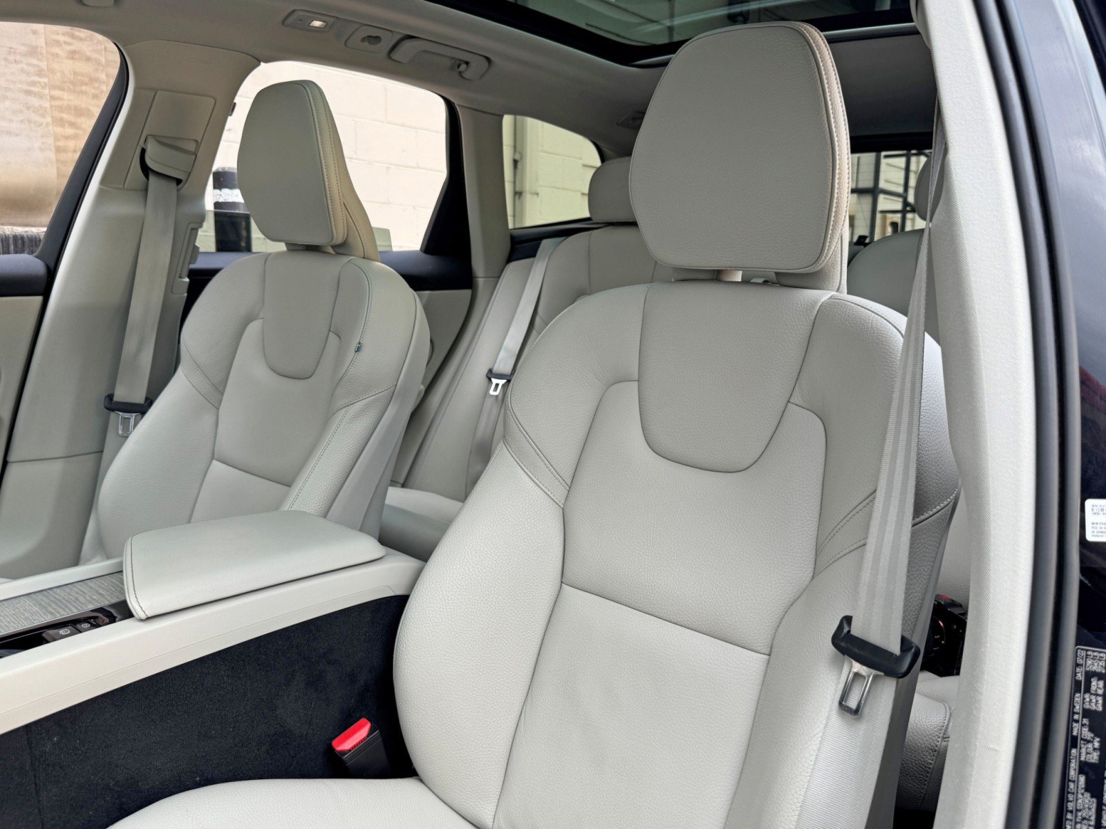 Used 2023 Volvo XC60 B5 Plus w/ Protection Package Premier FWD image 40