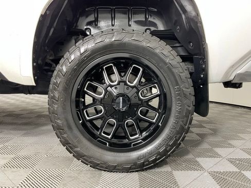 Used 2018 Toyota Tundra SR5 w/ SR5 Upgrade Package RWD image 10