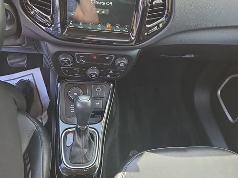 Used 2018 Jeep Compass Limited w/ Navigation Group AWD/4WD image 17