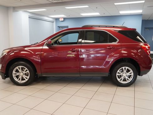 Used 2017 Chevrolet Equinox LT w/ Convenience Package FWD image 2