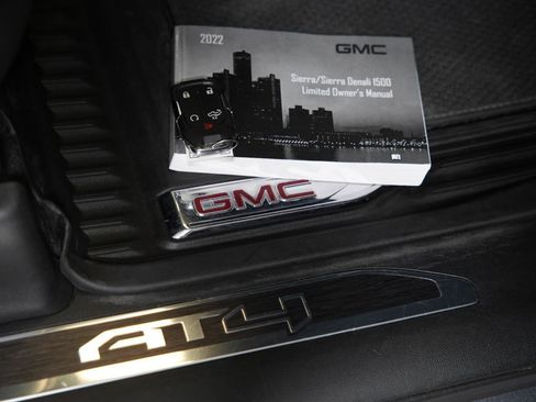 Used 2022 GMC Sierra 1500 AT4 w/ AT4 Premium Package AWD/4WD image 21
