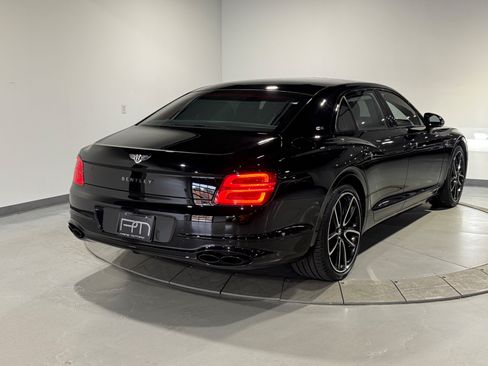 Used 2024 Bentley Flying Spur V8 AWD/4WD image 23
