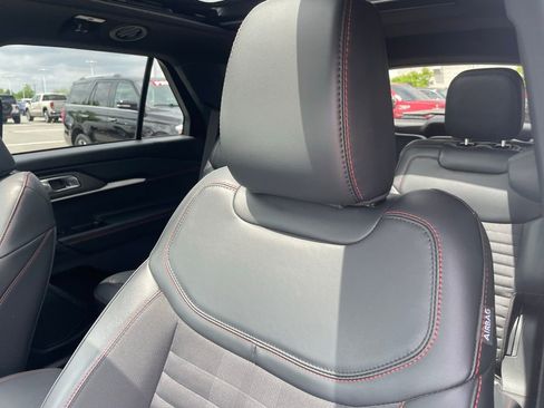 Used 2025 Ford Explorer ST-Line w/ Premium Package AWD/4WD image 20