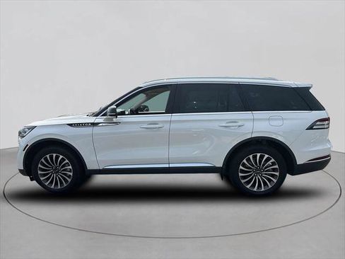 Used 2023 Lincoln Aviator AWD w/ Premium Package image 4
