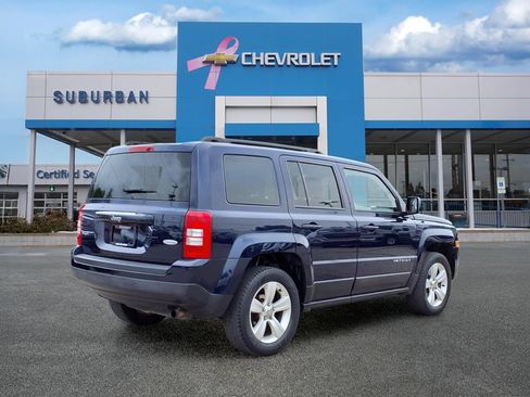 Used 2017 Jeep Patriot Latitude AWD/4WD image 5