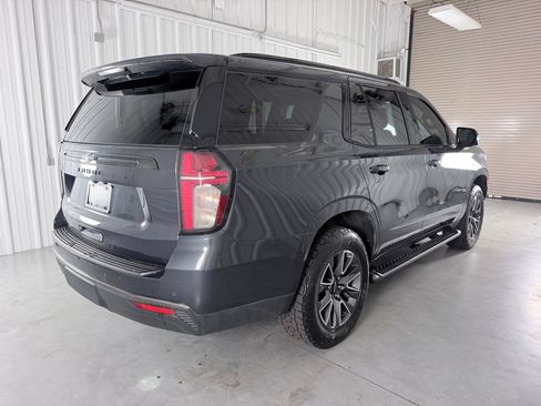 Used 2022 Chevrolet Tahoe Z71 w/ Luxury Package AWD/4WD image 5