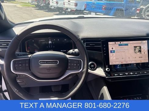New 2026 Jeep Grand Wagoneer L 4WD w/ Premium Group I image 32