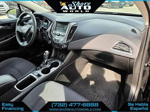 Used 2017 Chevrolet Cruze LT w/ Convenience Package FWD image 23