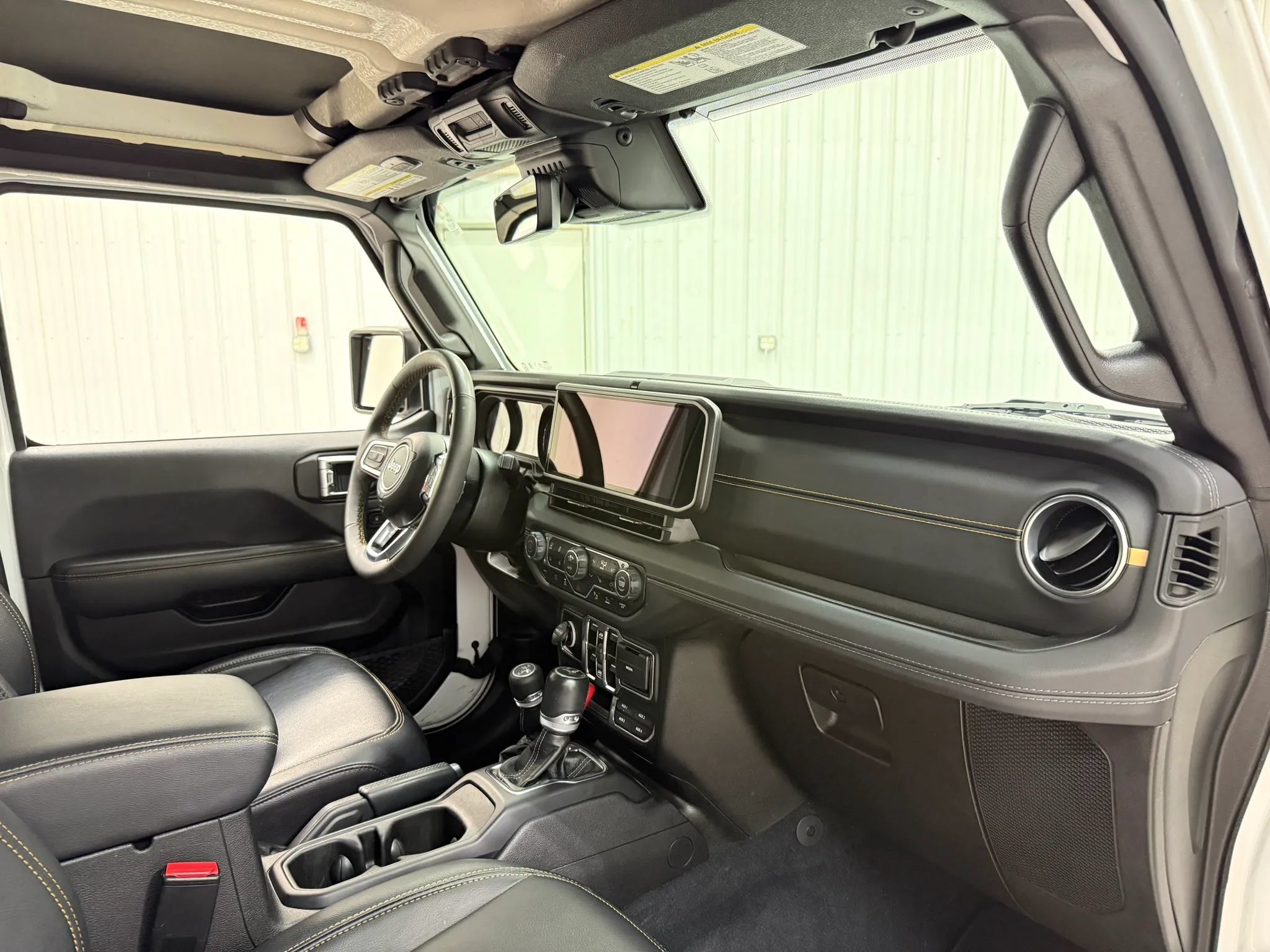 Used 2024 Jeep Wrangler Unlimited Sahara w/ Technology Group AWD/4WD image 14