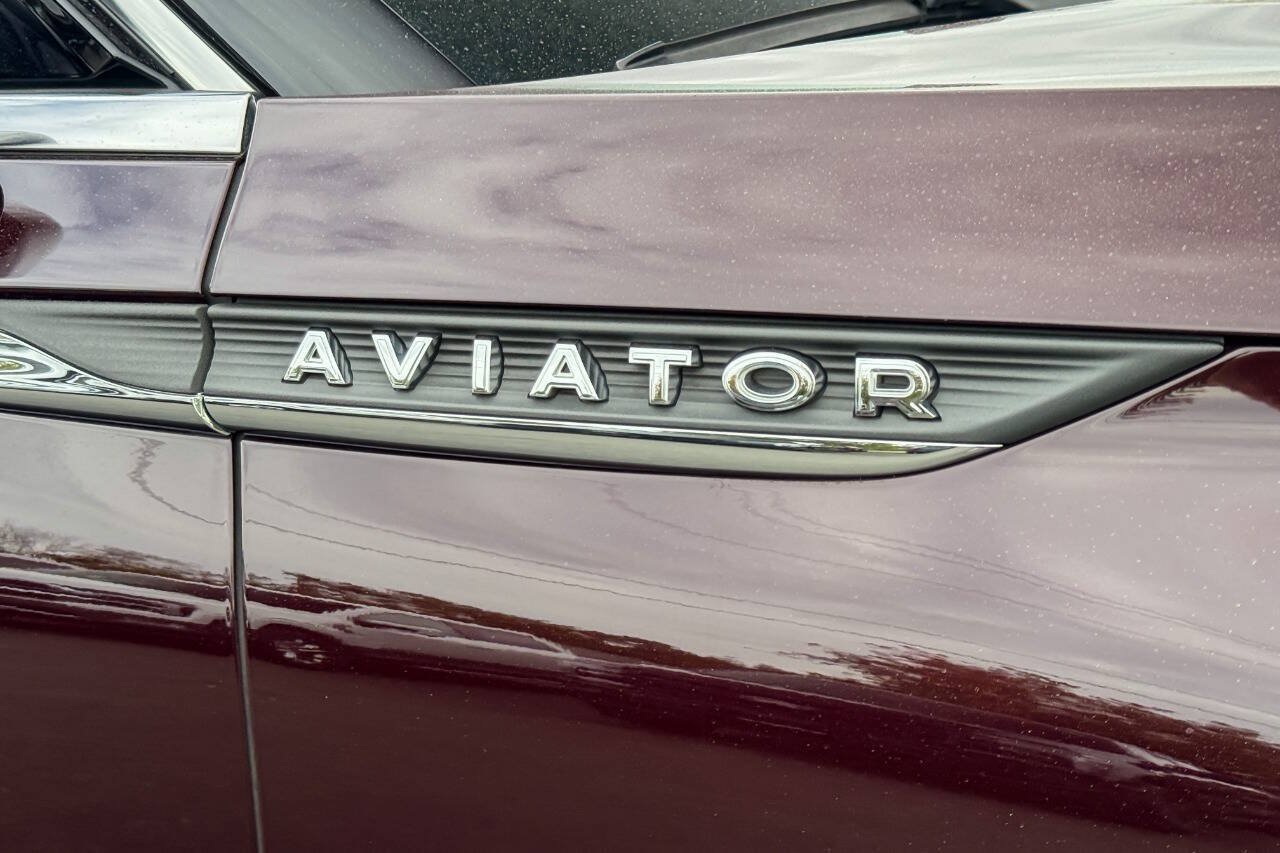 Used 2024 Lincoln Aviator AWD w/ Premium Package image 11