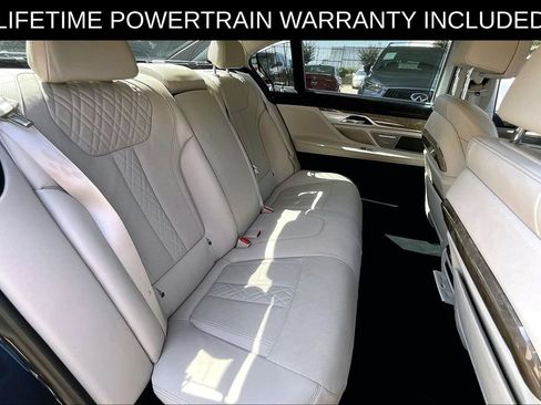 Used 2020 BMW 740i w/ Premium Package RWD image 32