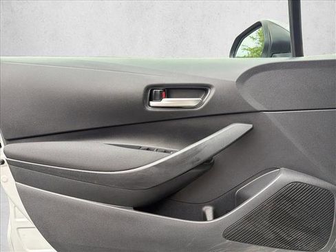 Used 2020 Toyota Corolla LE FWD image 10