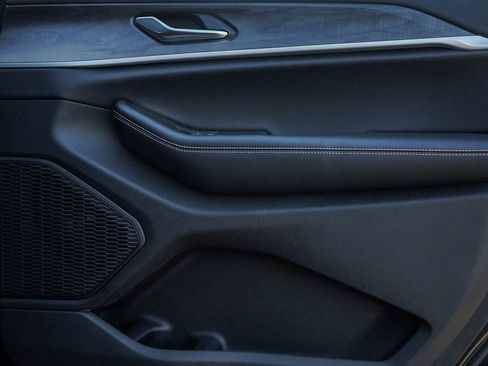 New 2025 Jeep Grand Cherokee Limited w/ Trailer Tow Package image 10