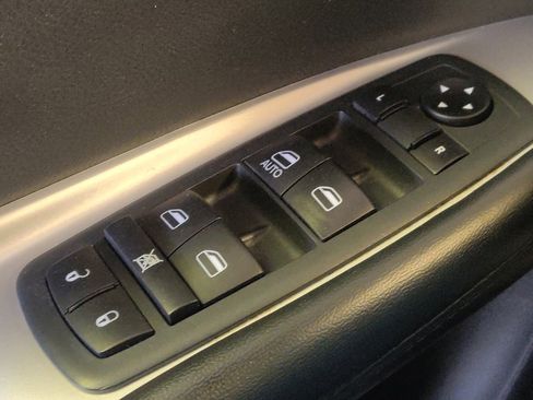 Used 2020 Dodge Journey SE w/ SE Popular Equipment Group image 27