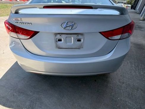 Used 2013 Hyundai Elantra GLS w/ Preferred Pkg FWD image 25