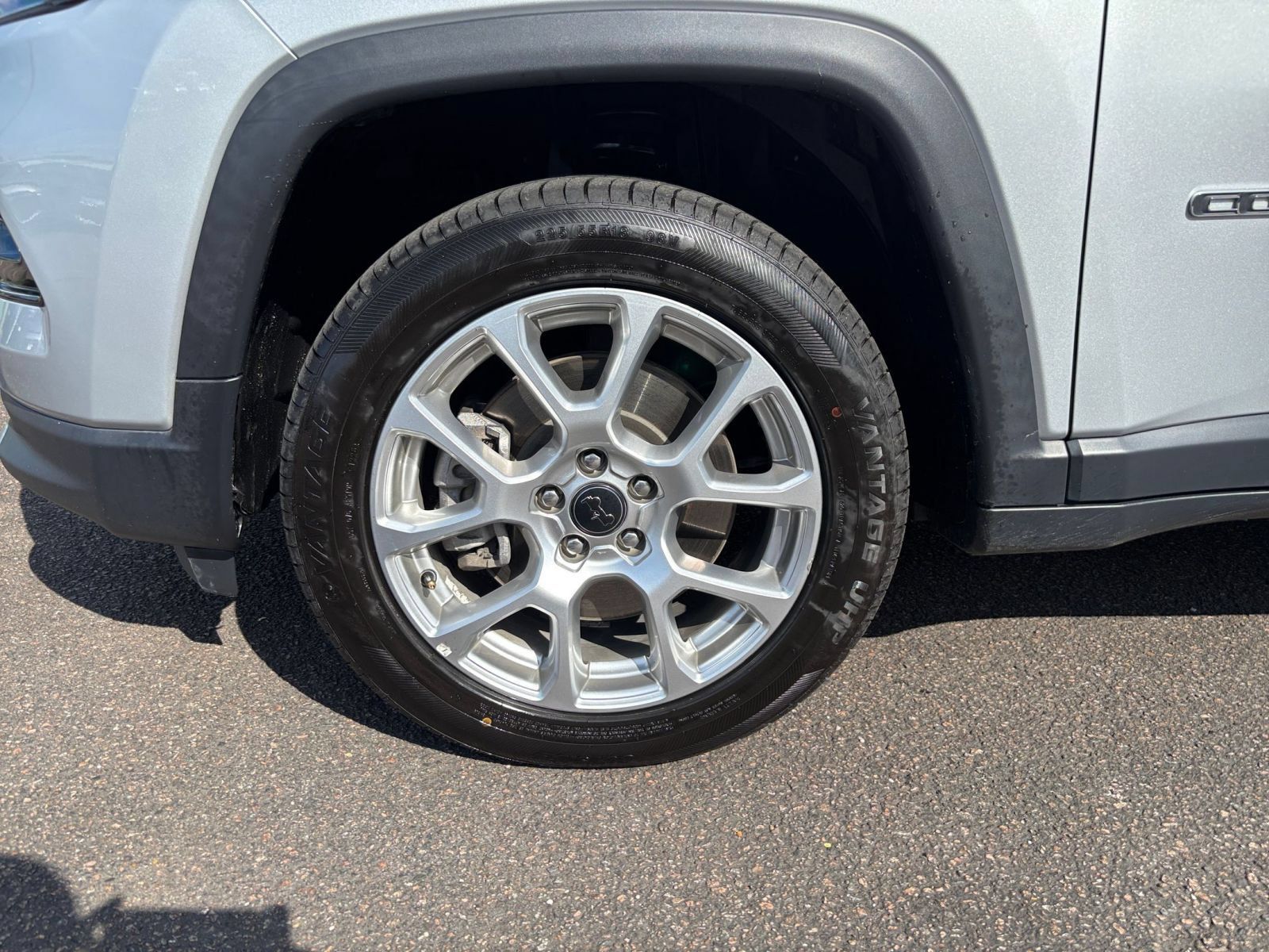 Used 2025 Jeep Compass Limited AWD/4WD image 30
