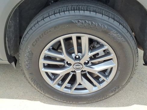 Used 2024 Nissan Rogue S AWD/4WD image 7